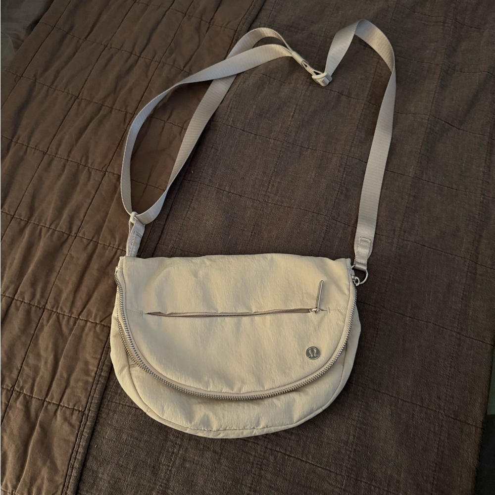 EUC Lululemon All Night Festival Bag 5L